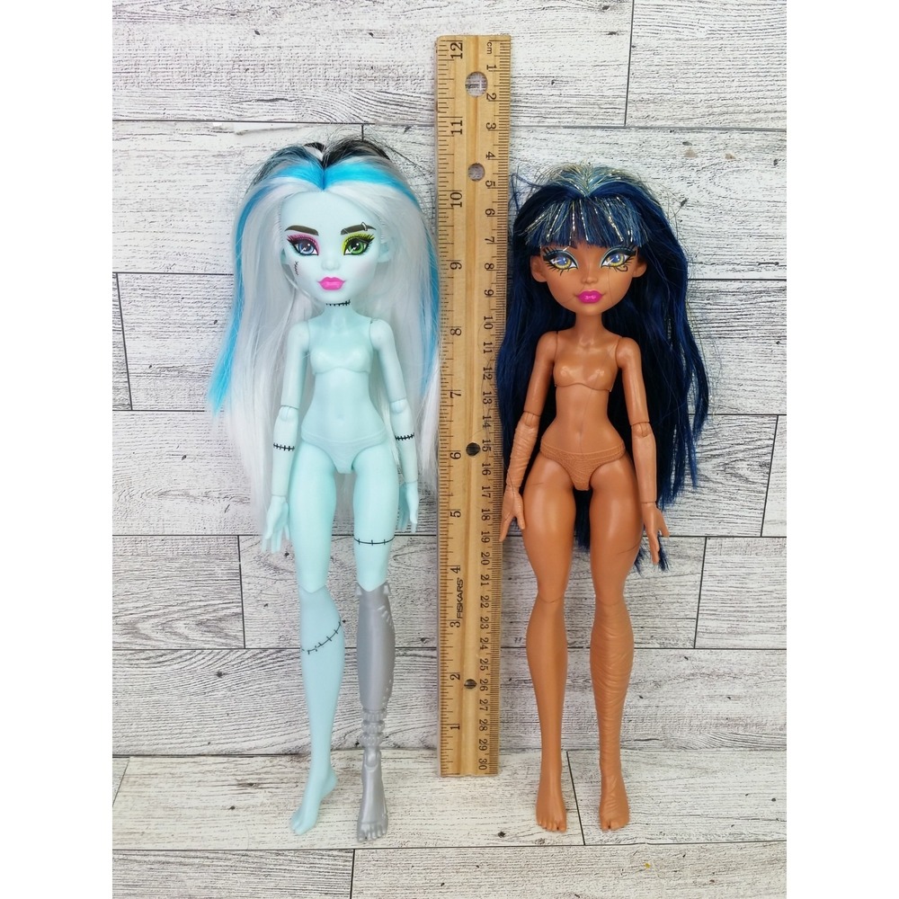 Lot of 2 G3 Monster High Dolls Creepover Party Cleo De Nile  Frankie Stein Doll